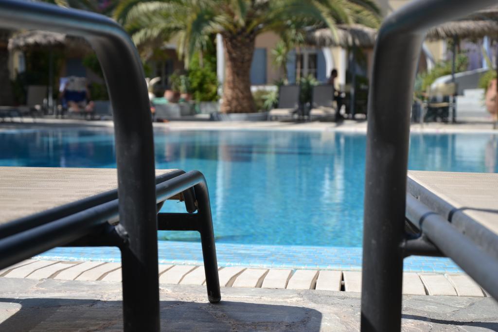 Zephyros Hotel Kamari  Bagian luar foto