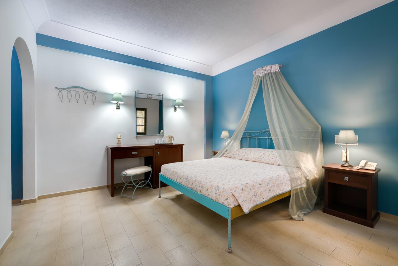 Zephyros Hotel Kamari  Bagian luar foto