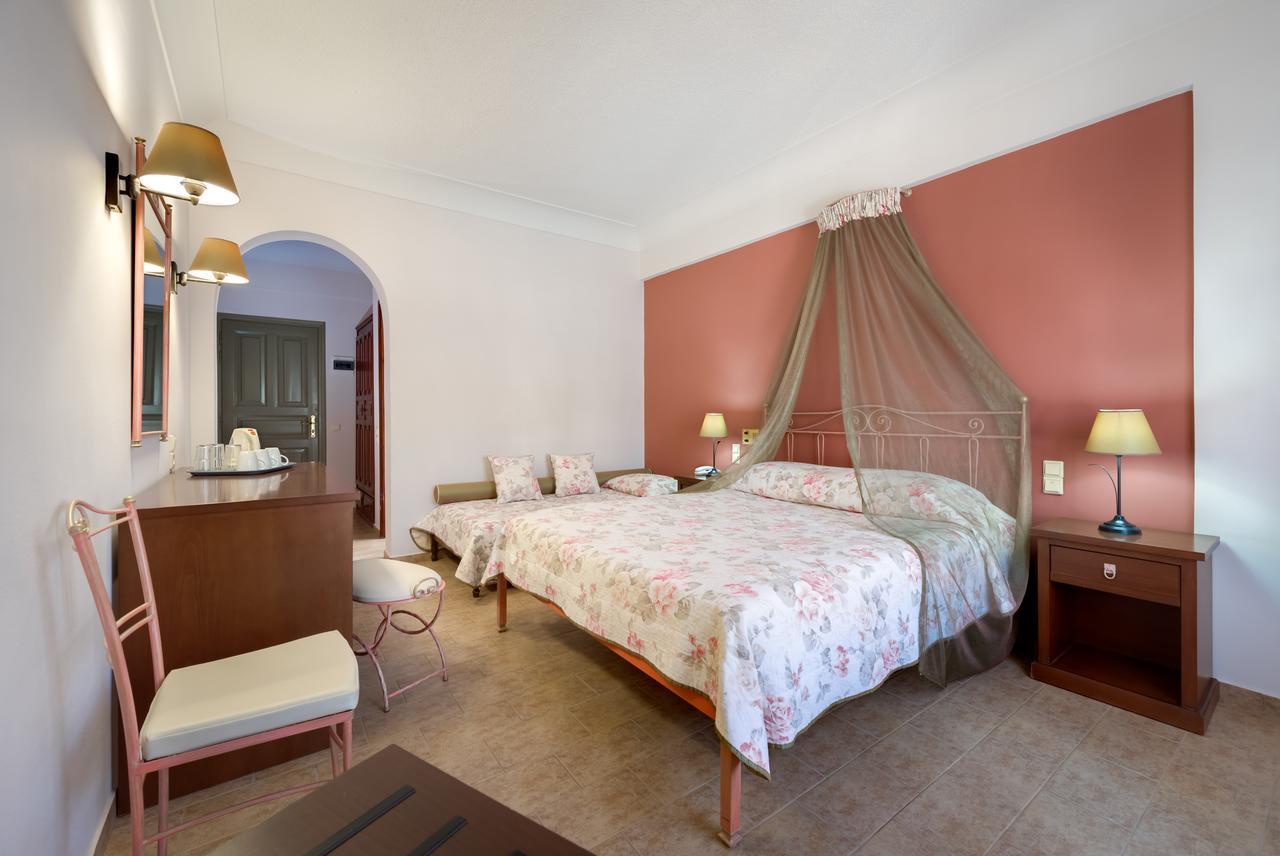 Zephyros Hotel Kamari  Bagian luar foto